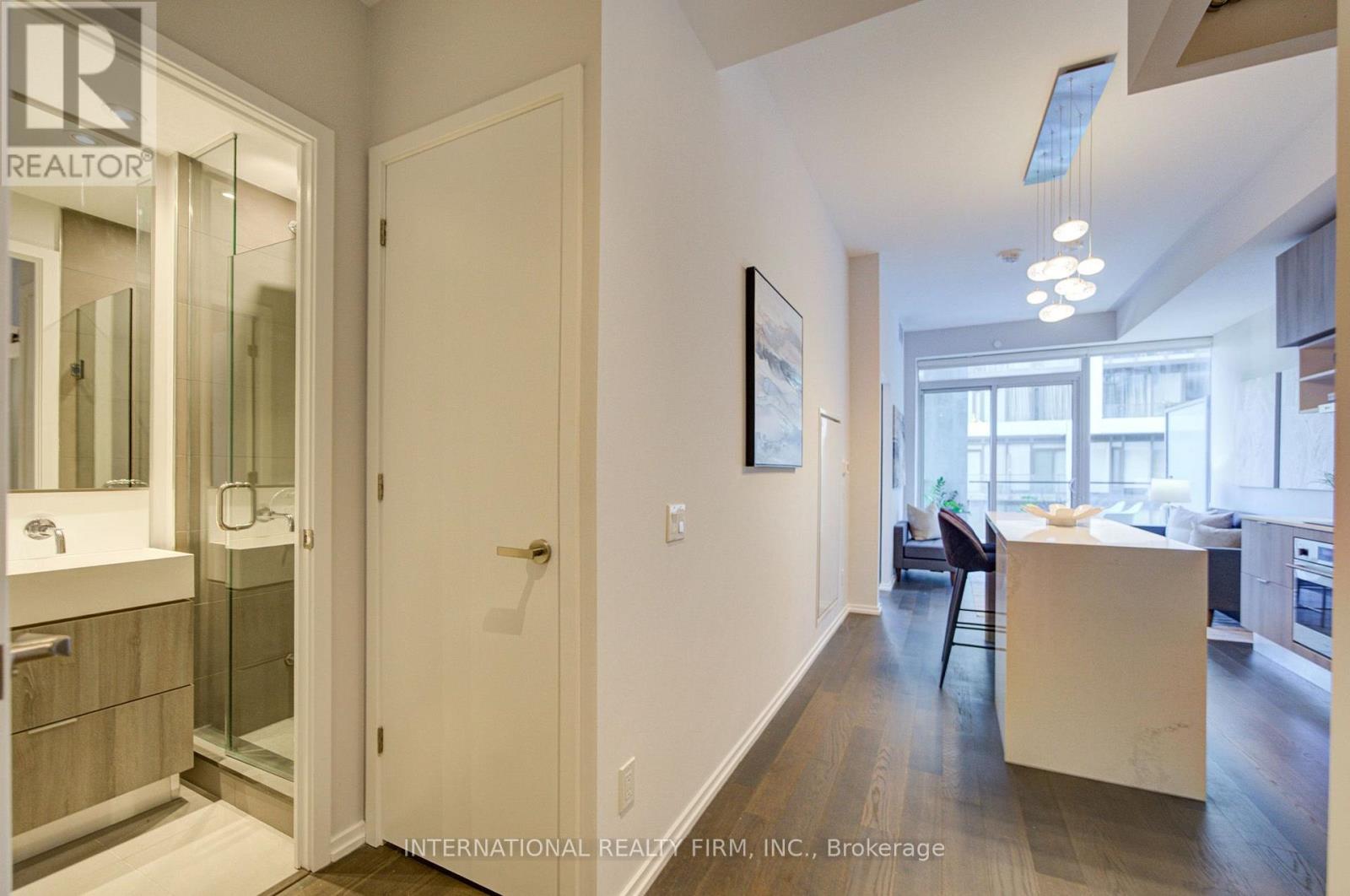 C14105248 Property Photo 7