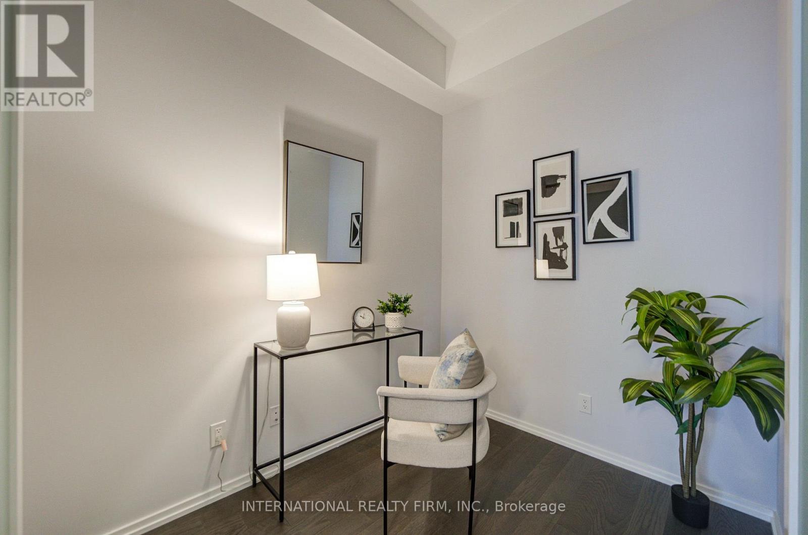 C14105248 Property Photo 8