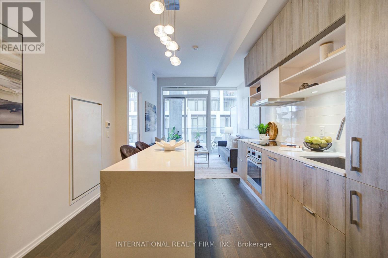 C14105248 Property Photo 13