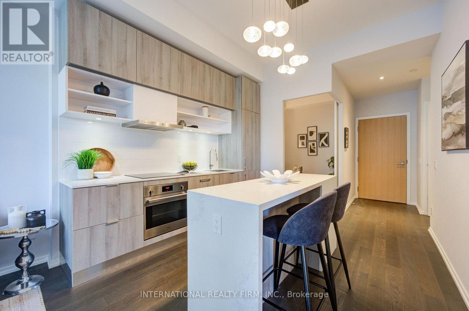 C14105248 Property Photo 17