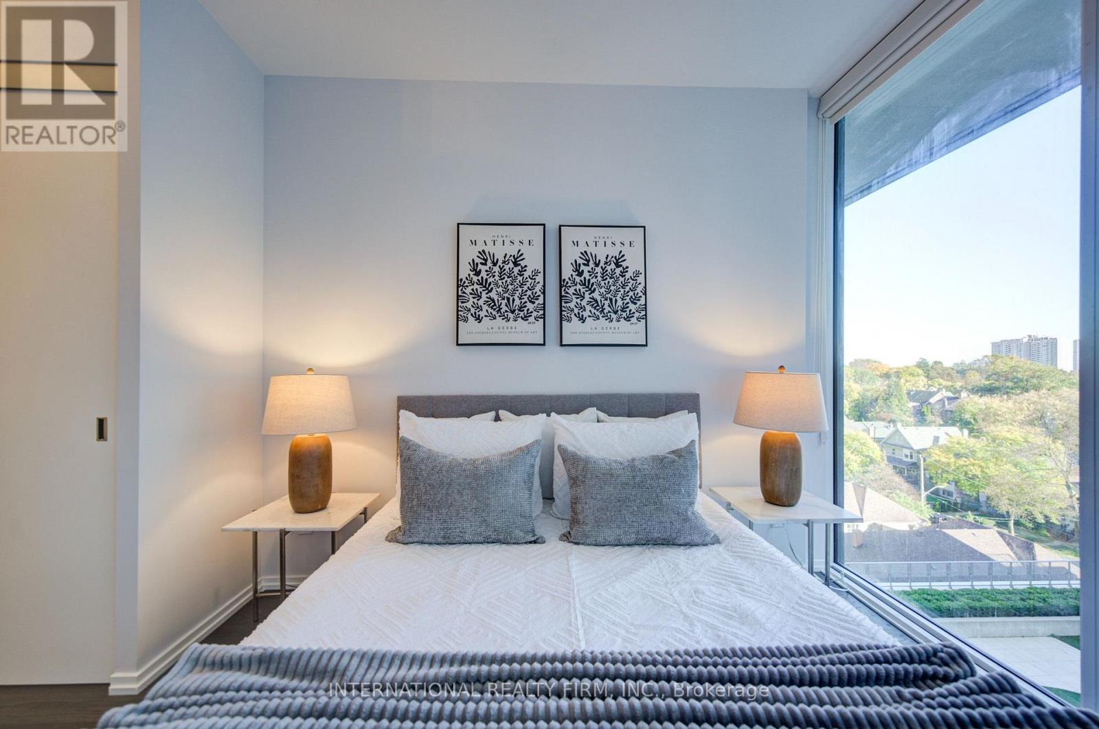 C14105248 Property Photo 25