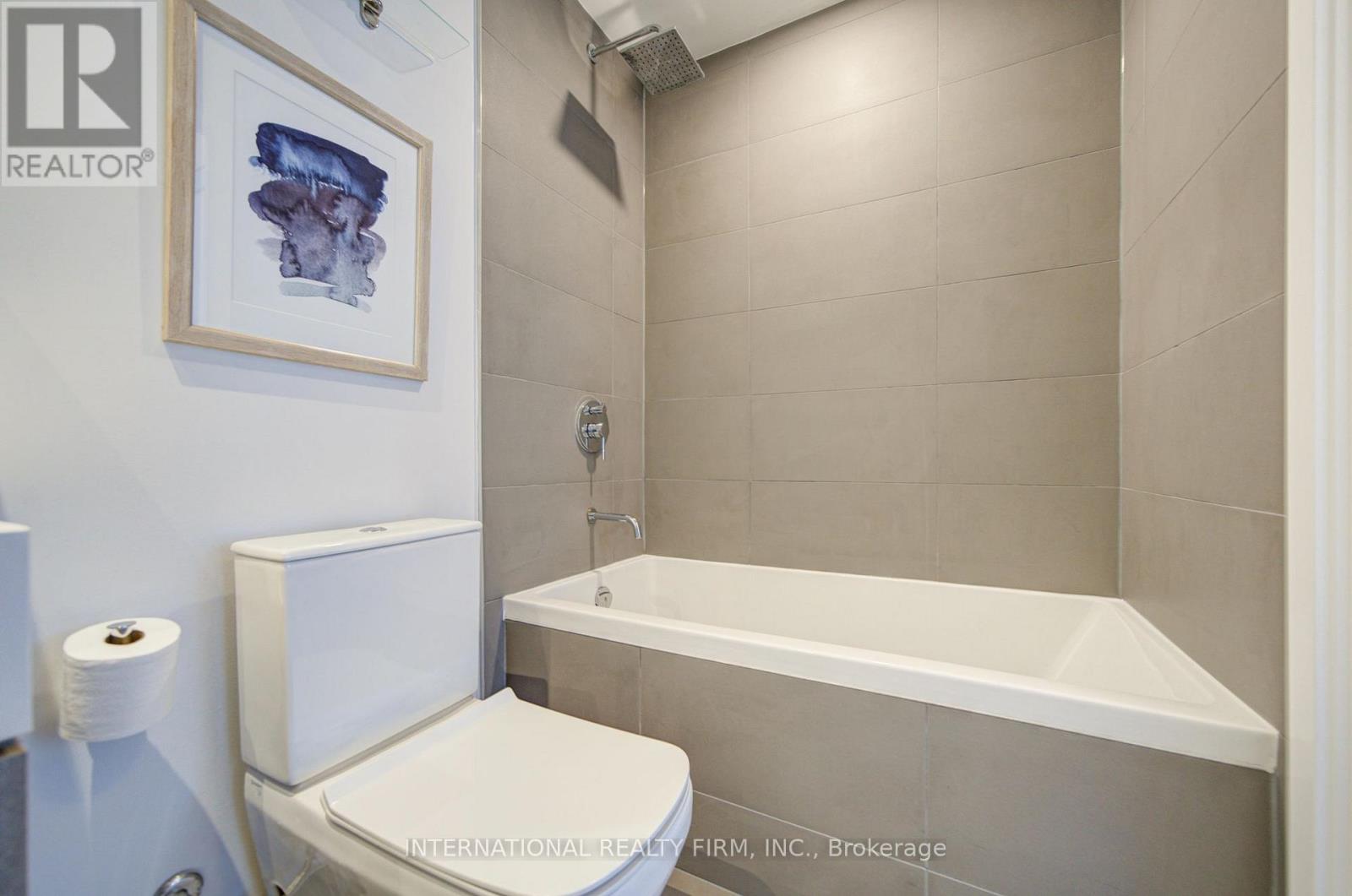 C14105248 Property Photo 31
