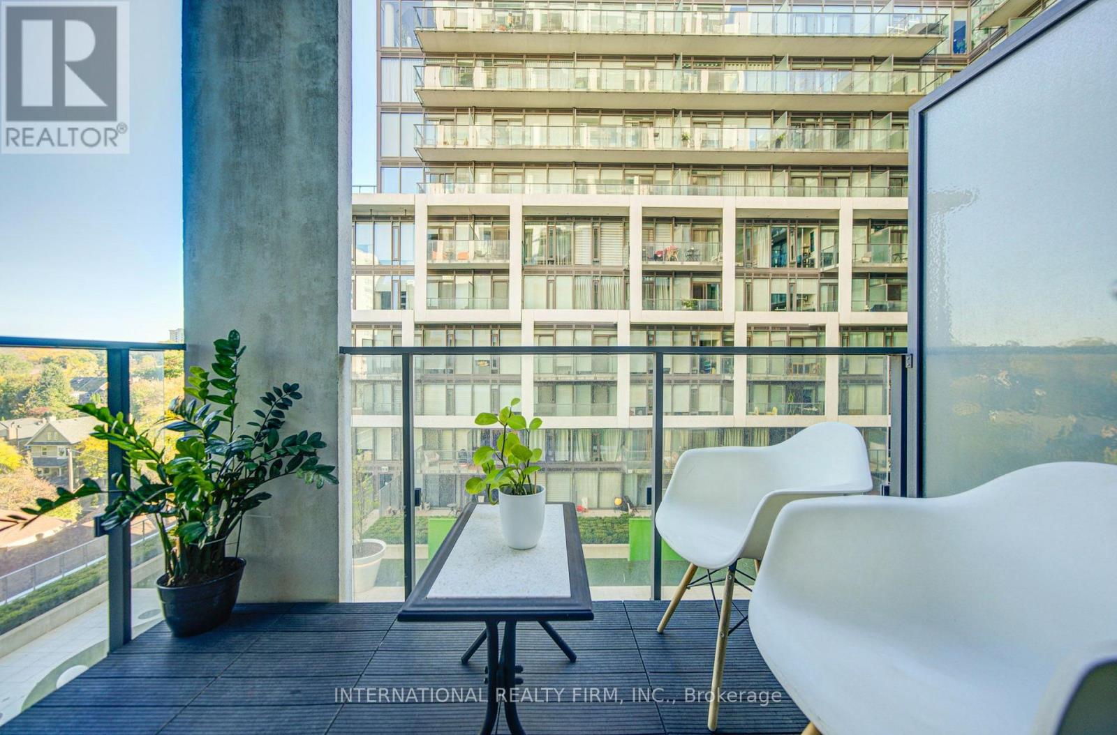 C14105248 Property Photo 35