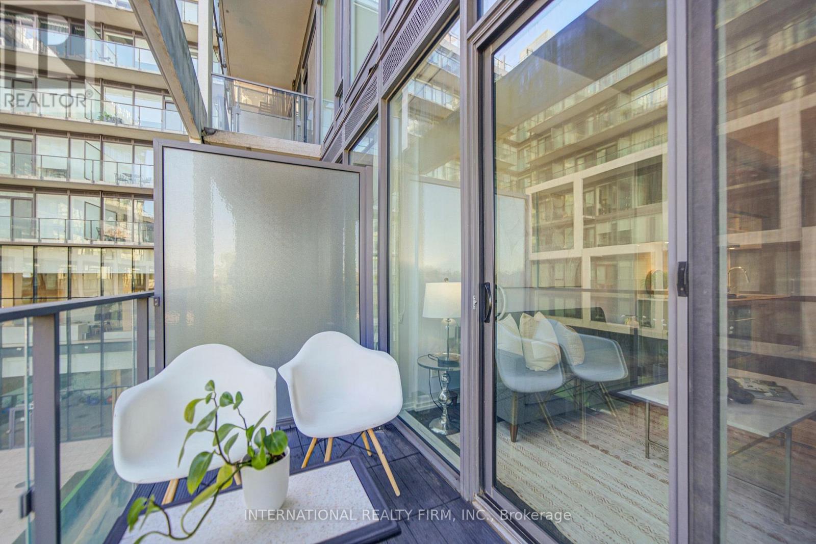 C14105248 Property Photo 37