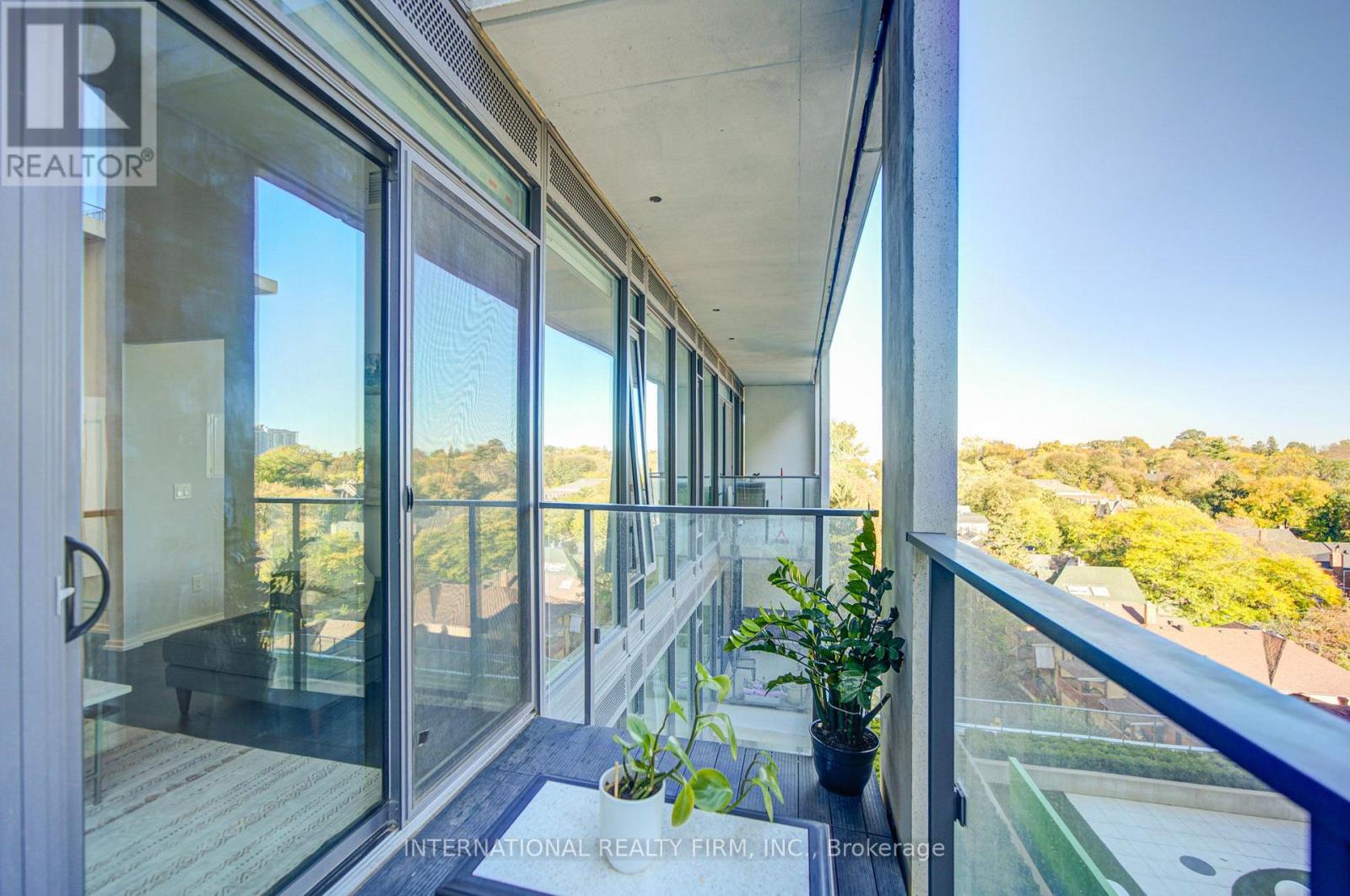 C14105248 Property Photo 39