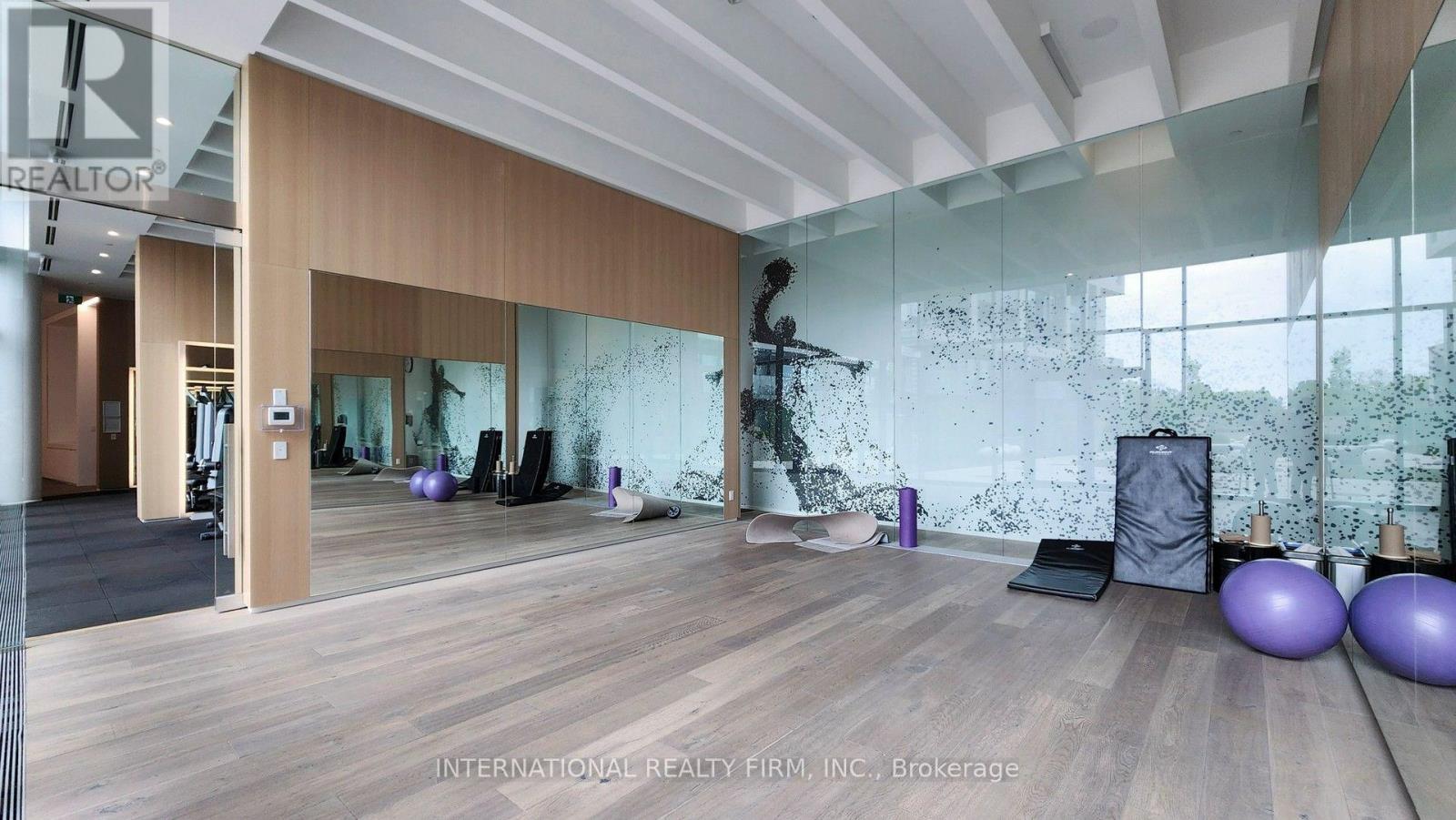C14105248 Property Photo 48