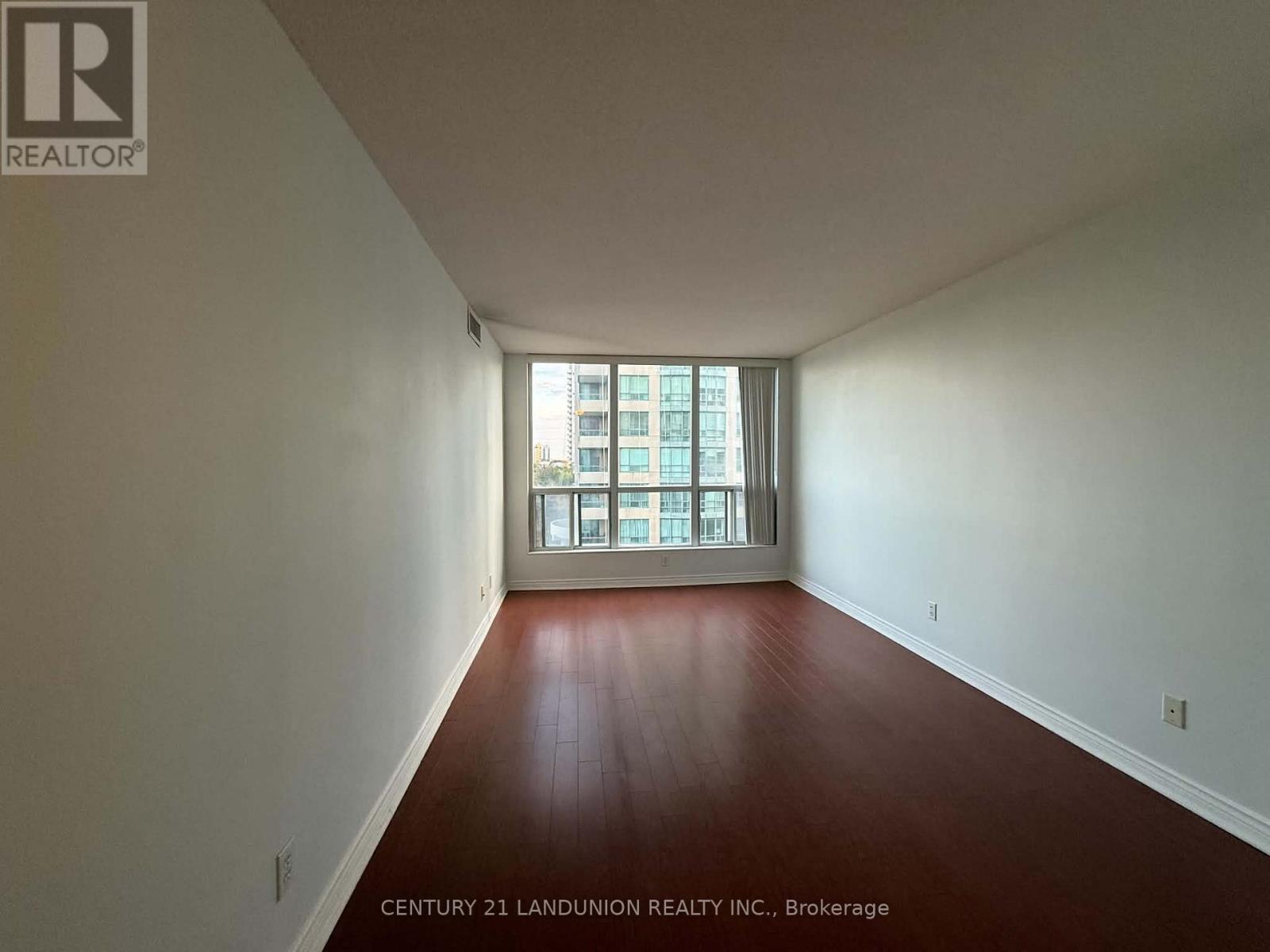 709 - 256 Doris Avenue Property Photo 7