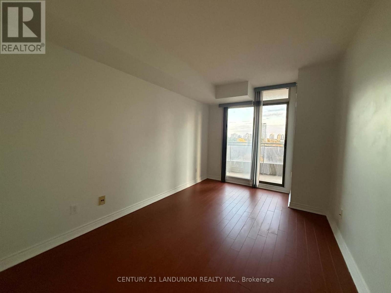 709 - 256 Doris Avenue Property Photo 8