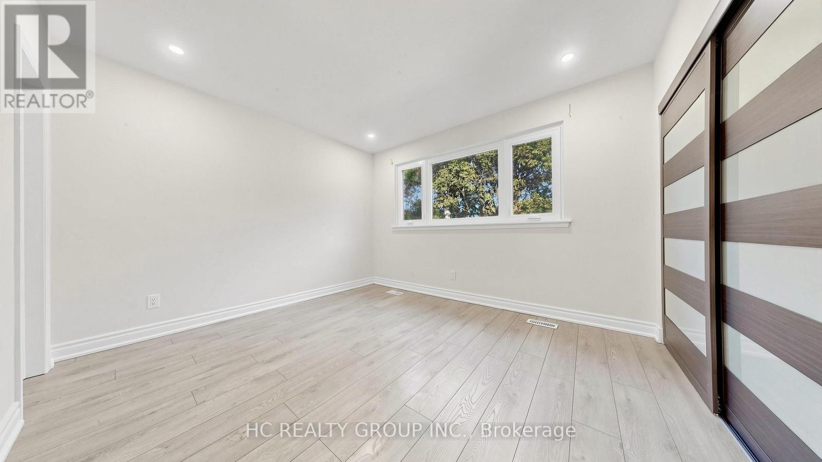 52 Dukinfield Crescent Property Photo 6