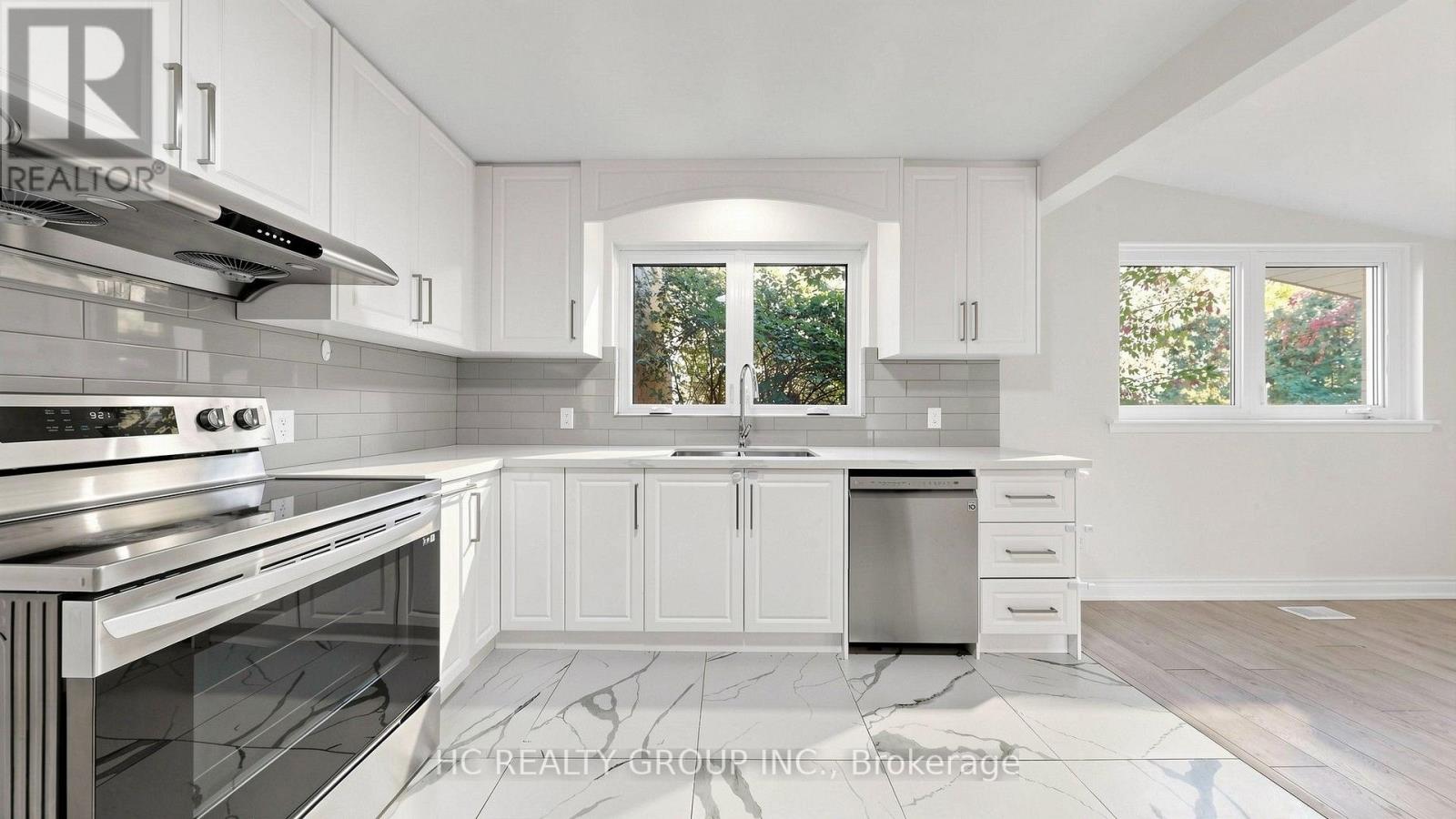 52 Dukinfield Crescent Property Photo 11