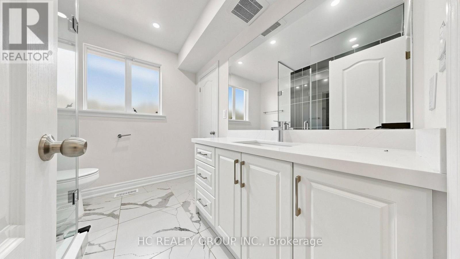 52 Dukinfield Crescent Property Photo 13
