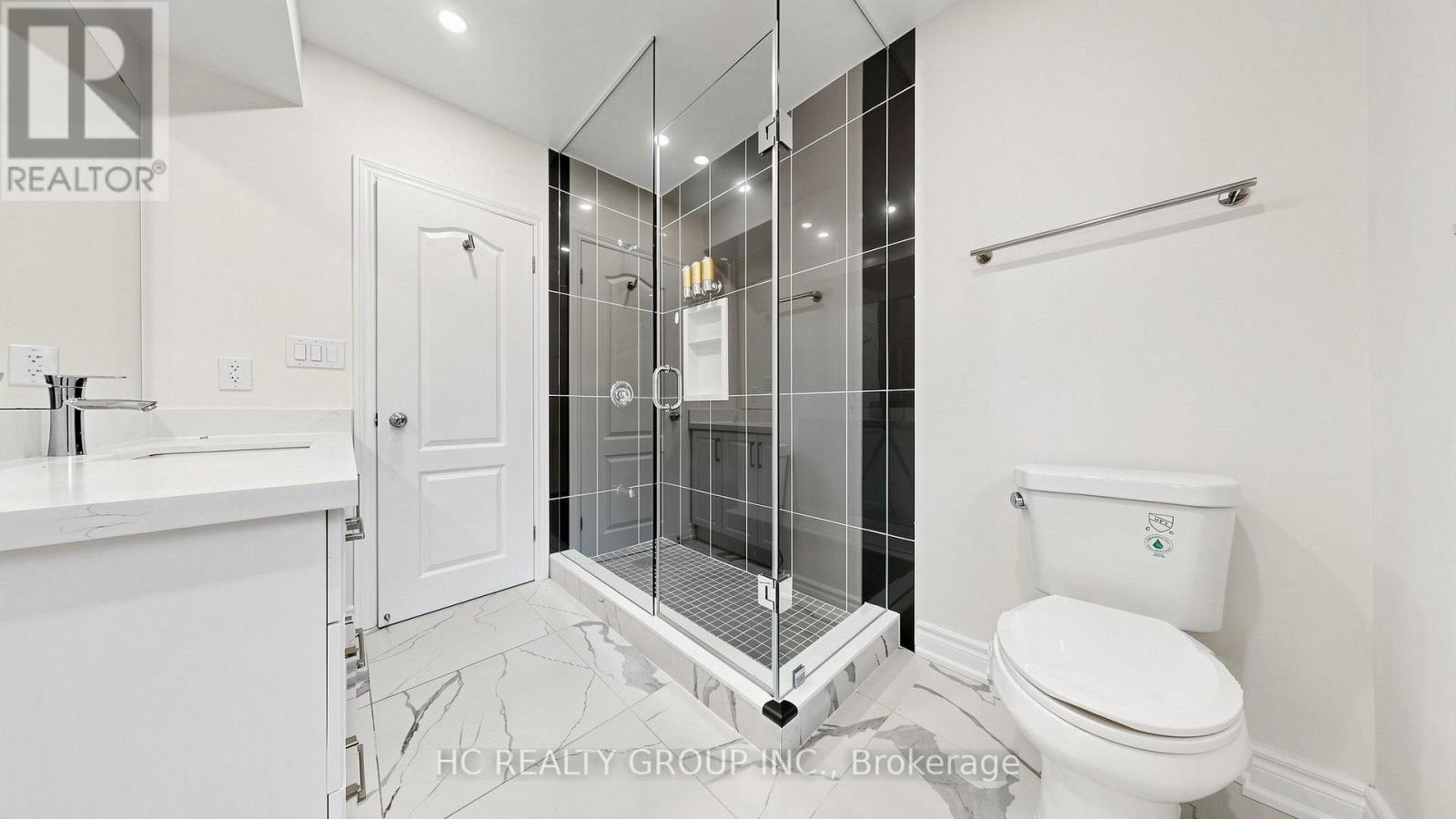 52 Dukinfield Crescent Property Photo 14
