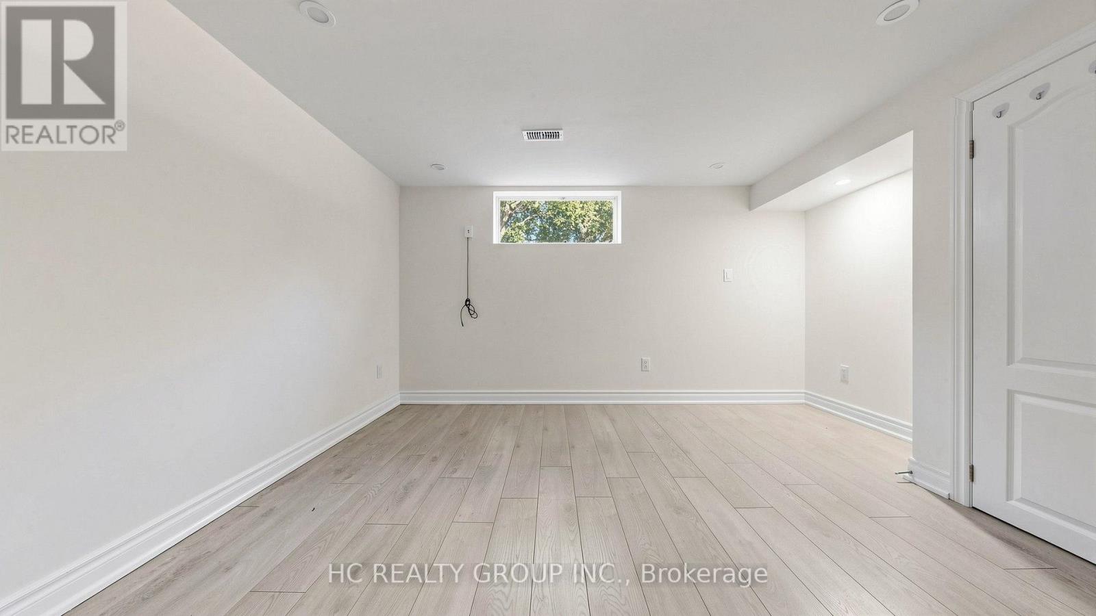 52 Dukinfield Crescent Property Photo 17