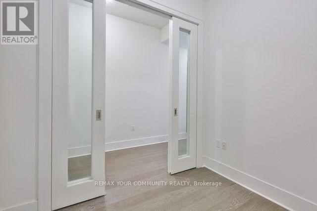 918 - 29 Queens Quay E Property Photo 9