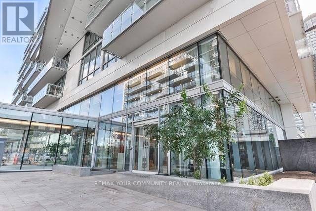 918 - 29 Queens Quay E Property Photo 27