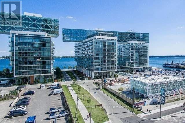 918 - 29 Queens Quay E Property Photo 29