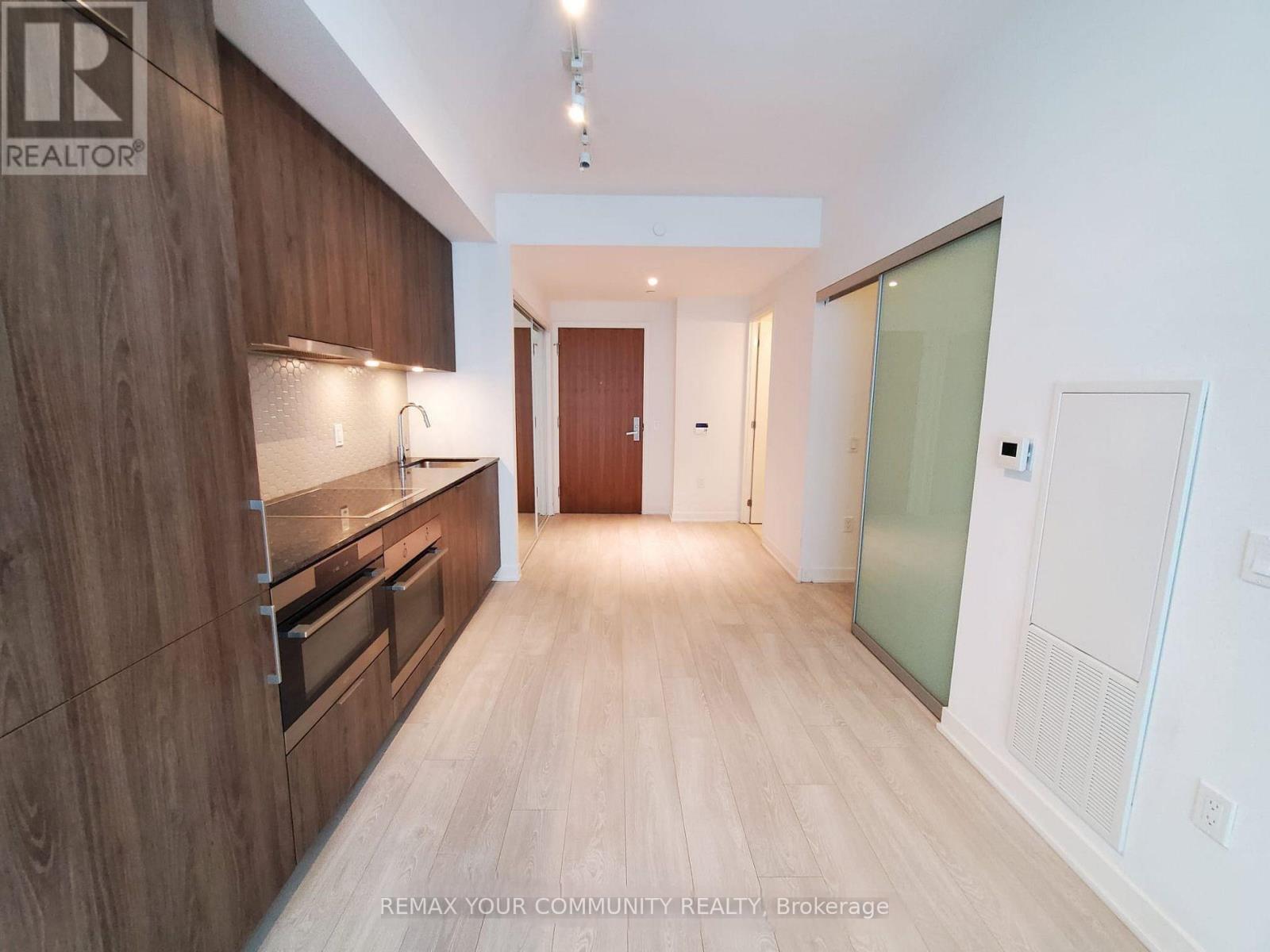 408 - 15 Queens Quay E Property Photo 2