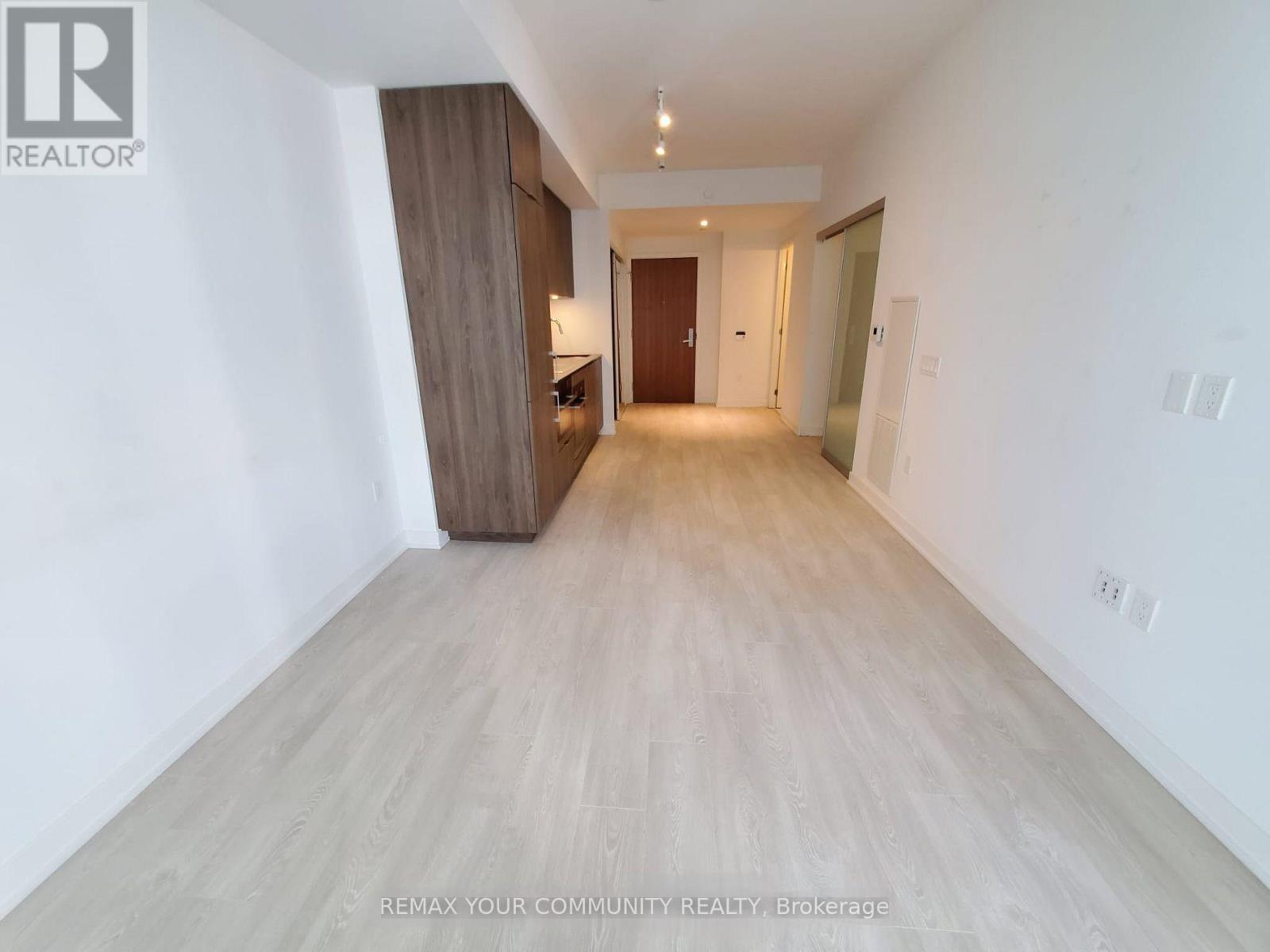 408 - 15 Queens Quay E Property Photo 4