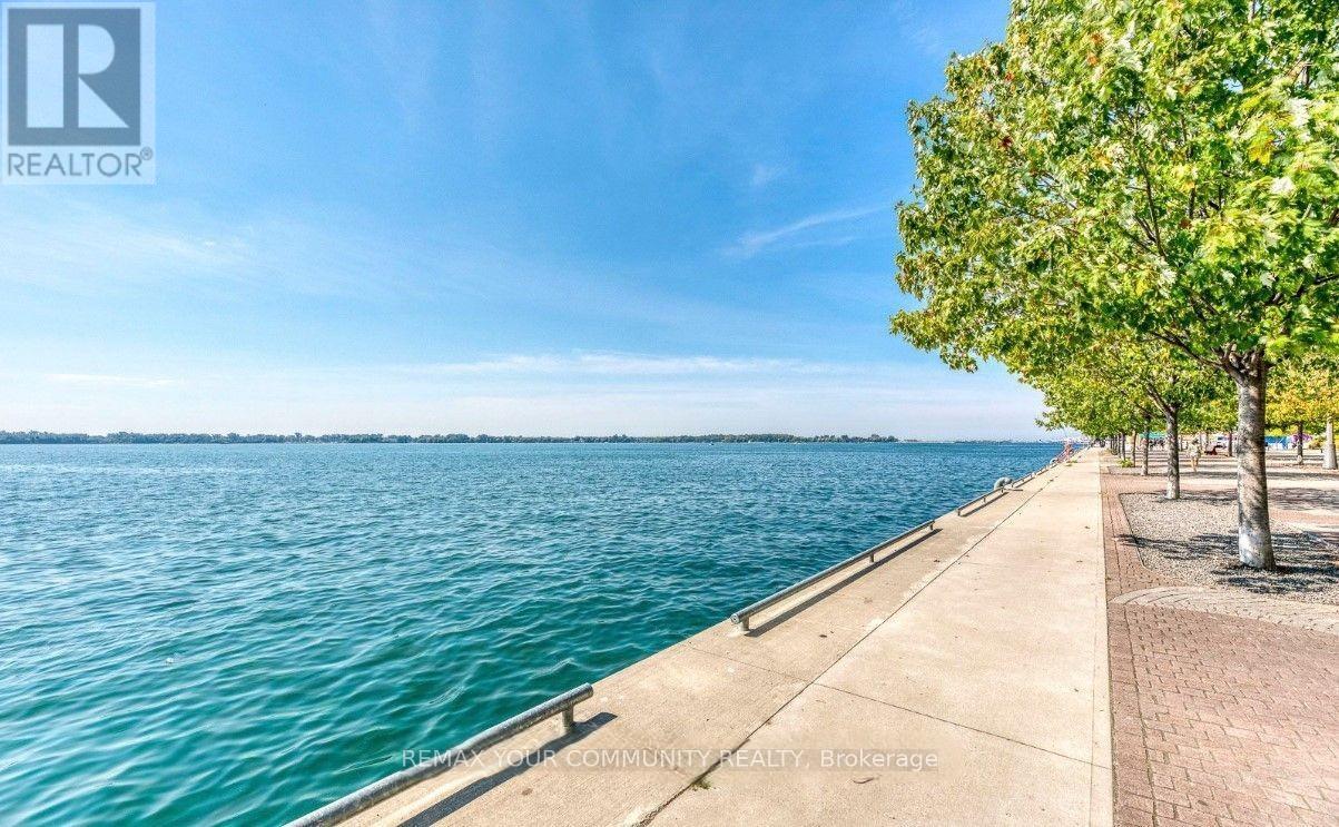 408 - 15 Queens Quay E Property Photo 21