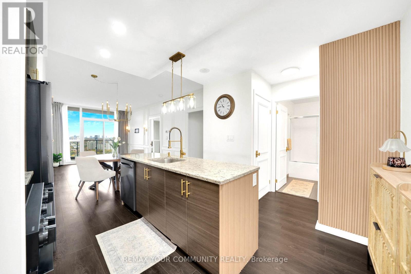 1607 - 70 Forest Manor Road Property Photo 1