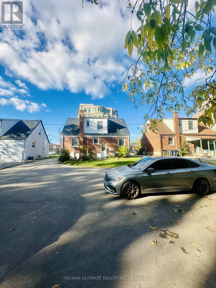 315 Sheppard Avenue E Property Photo 3