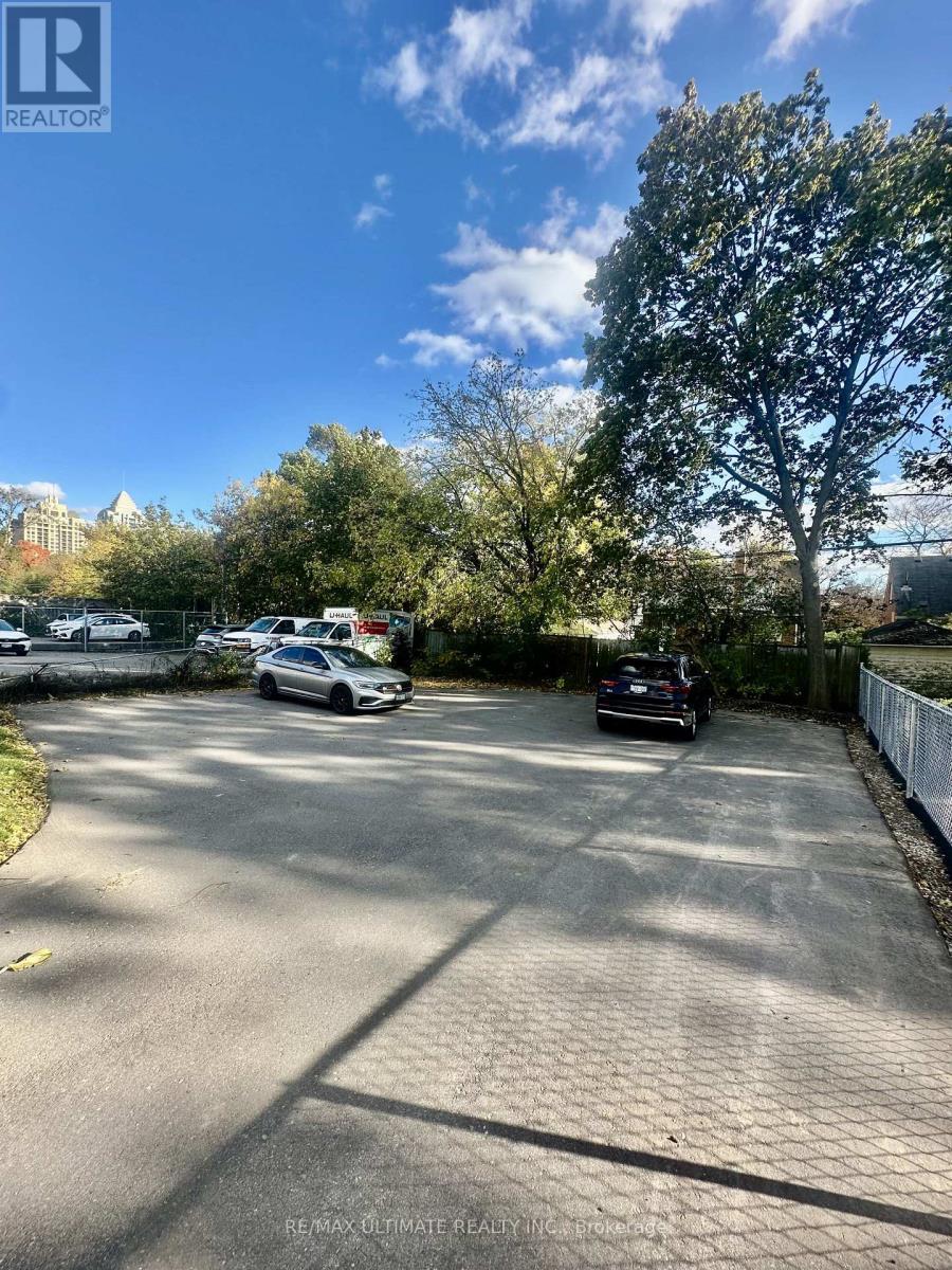 315 Sheppard Avenue E Property Photo 4