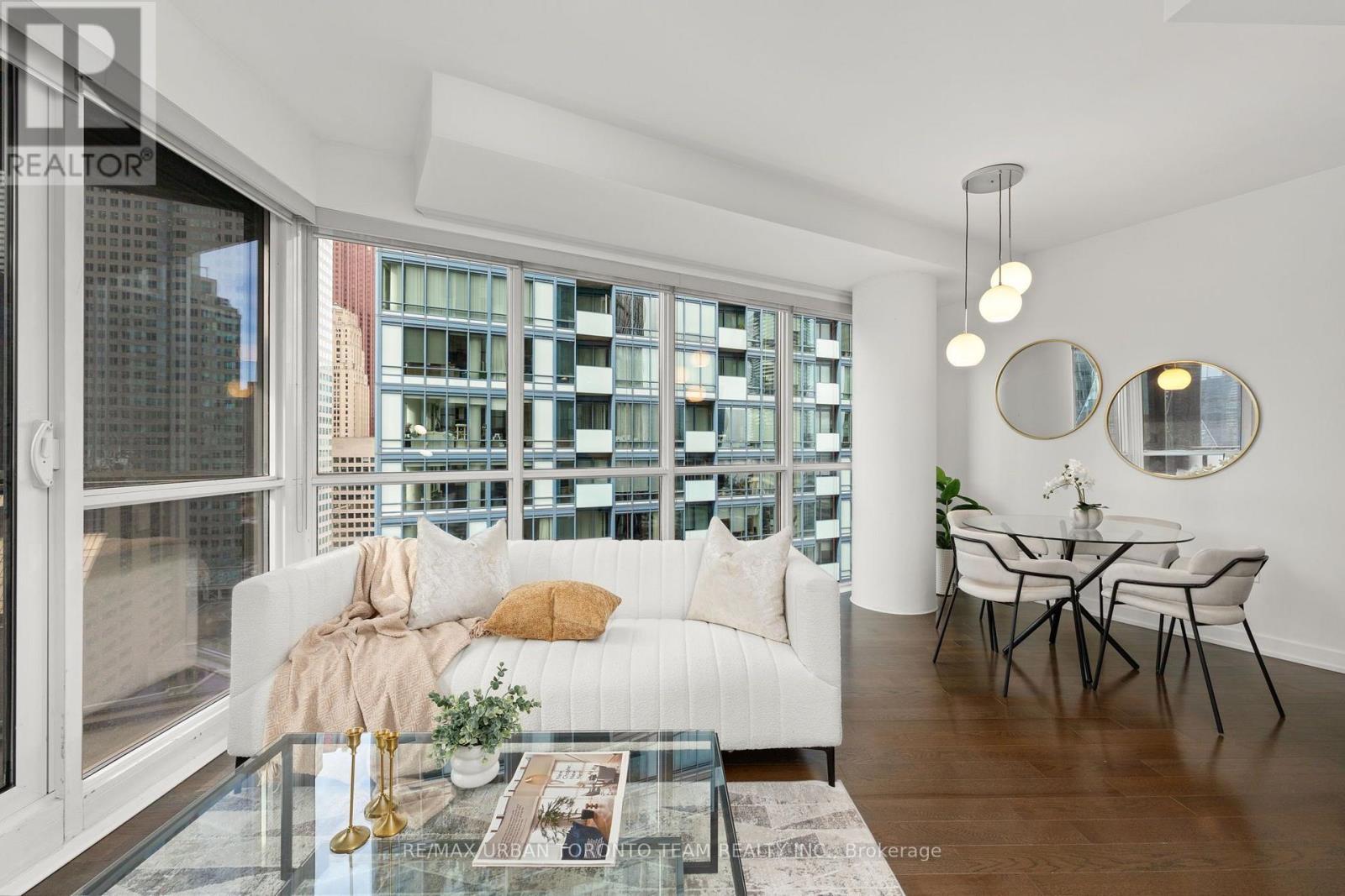 2104 - 1 The Esplanade Avenue Property Photo 7
