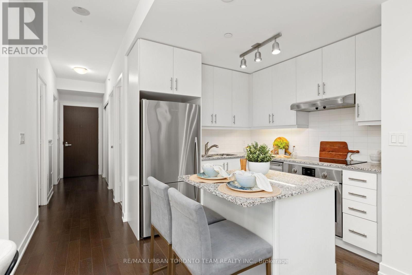 2104 - 1 The Esplanade Avenue Property Photo 9