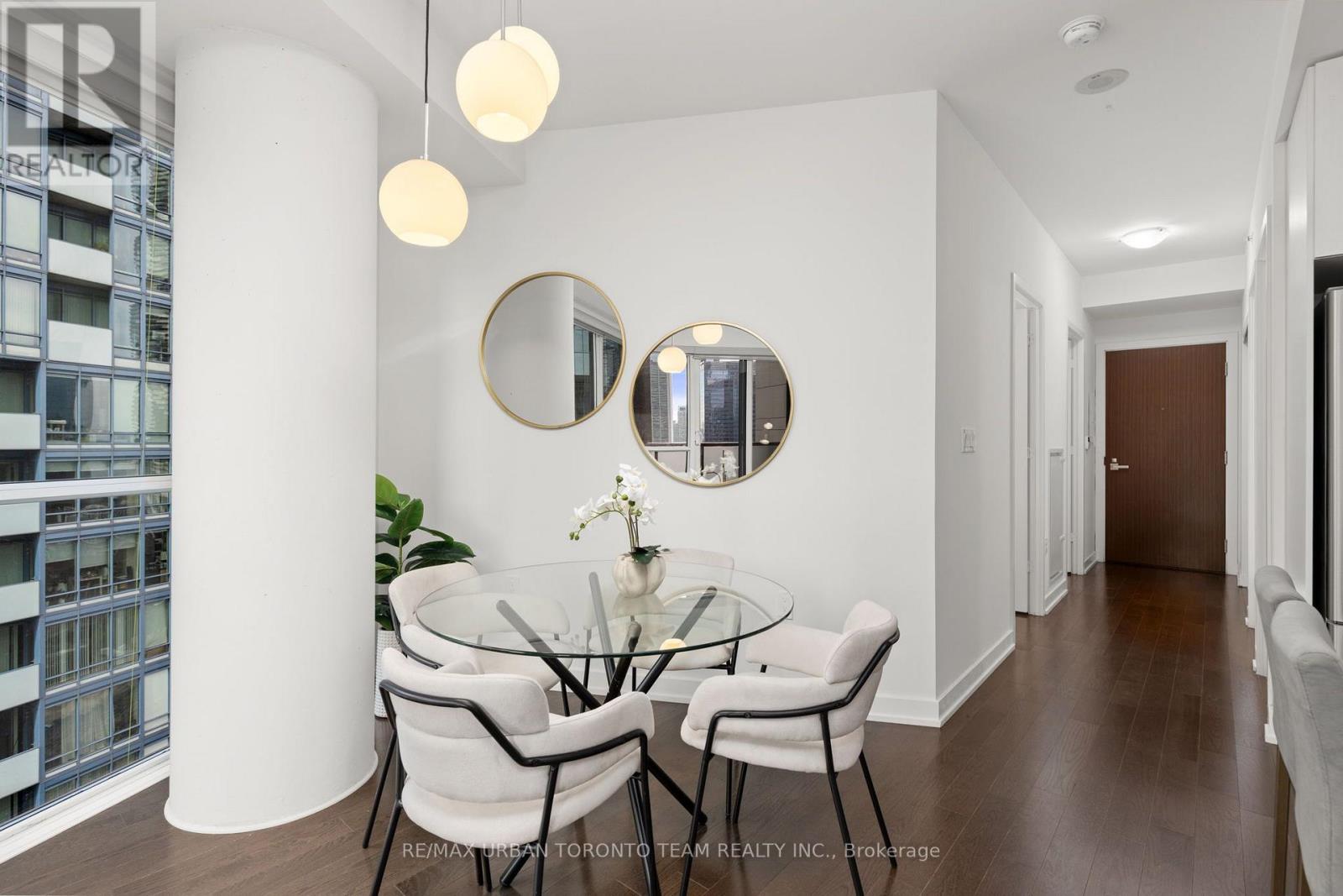 2104 - 1 The Esplanade Avenue Property Photo 12
