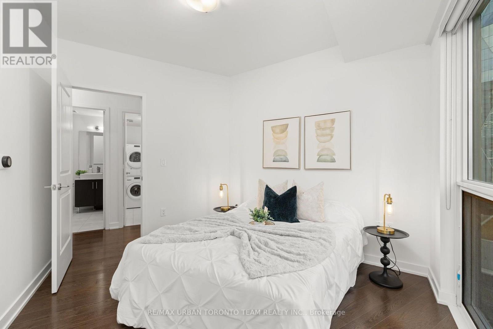2104 - 1 The Esplanade Avenue Property Photo 15