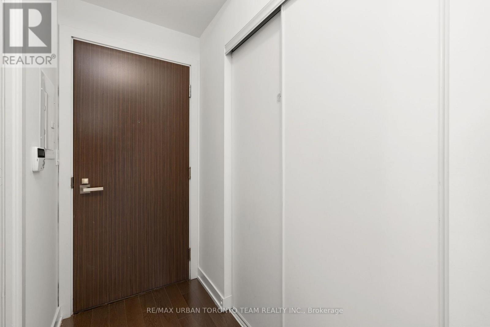 2104 - 1 The Esplanade Avenue Property Photo 22
