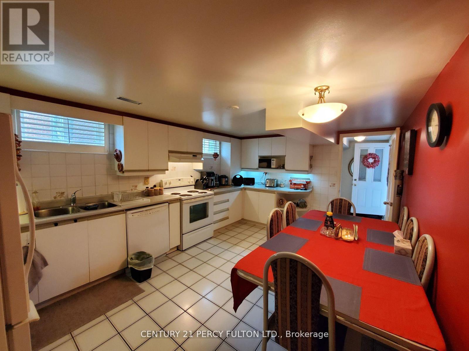 36 St. Paschal Court Property Photo 4