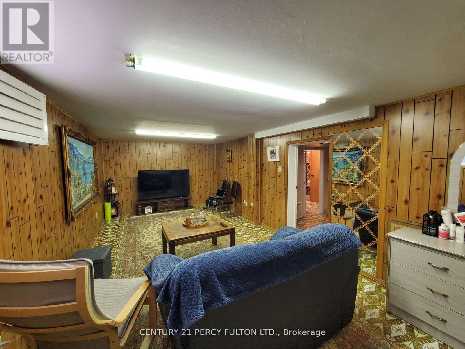 36 St. Paschal Court Property Photo 9