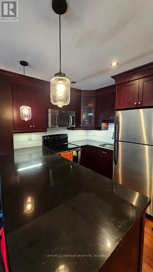 1822 - 33 Harbour Square Property Photo 9