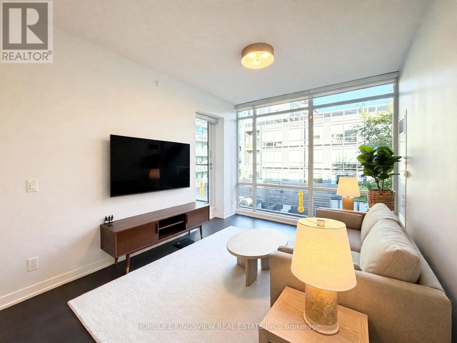 N302 - 455 Front Street E Property Photo 7
