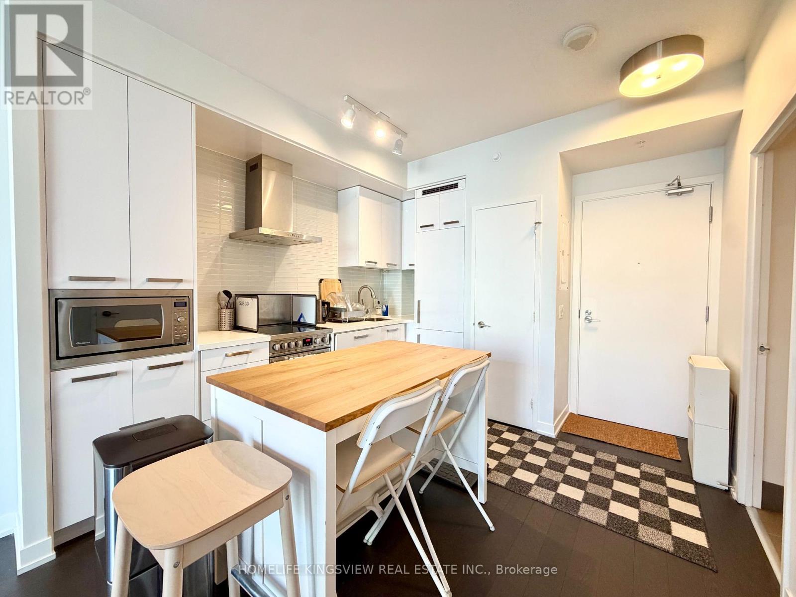 N302 - 455 Front Street E Property Photo 8
