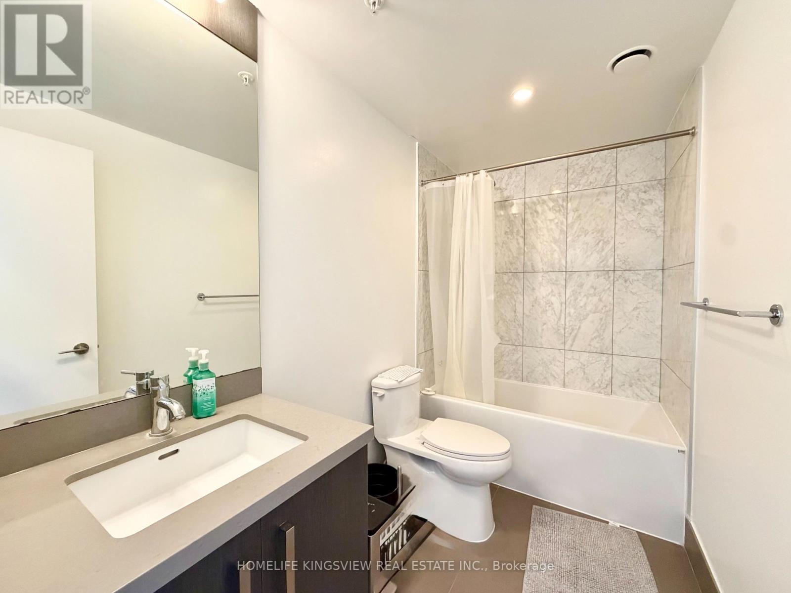 N302 - 455 Front Street E Property Photo 14