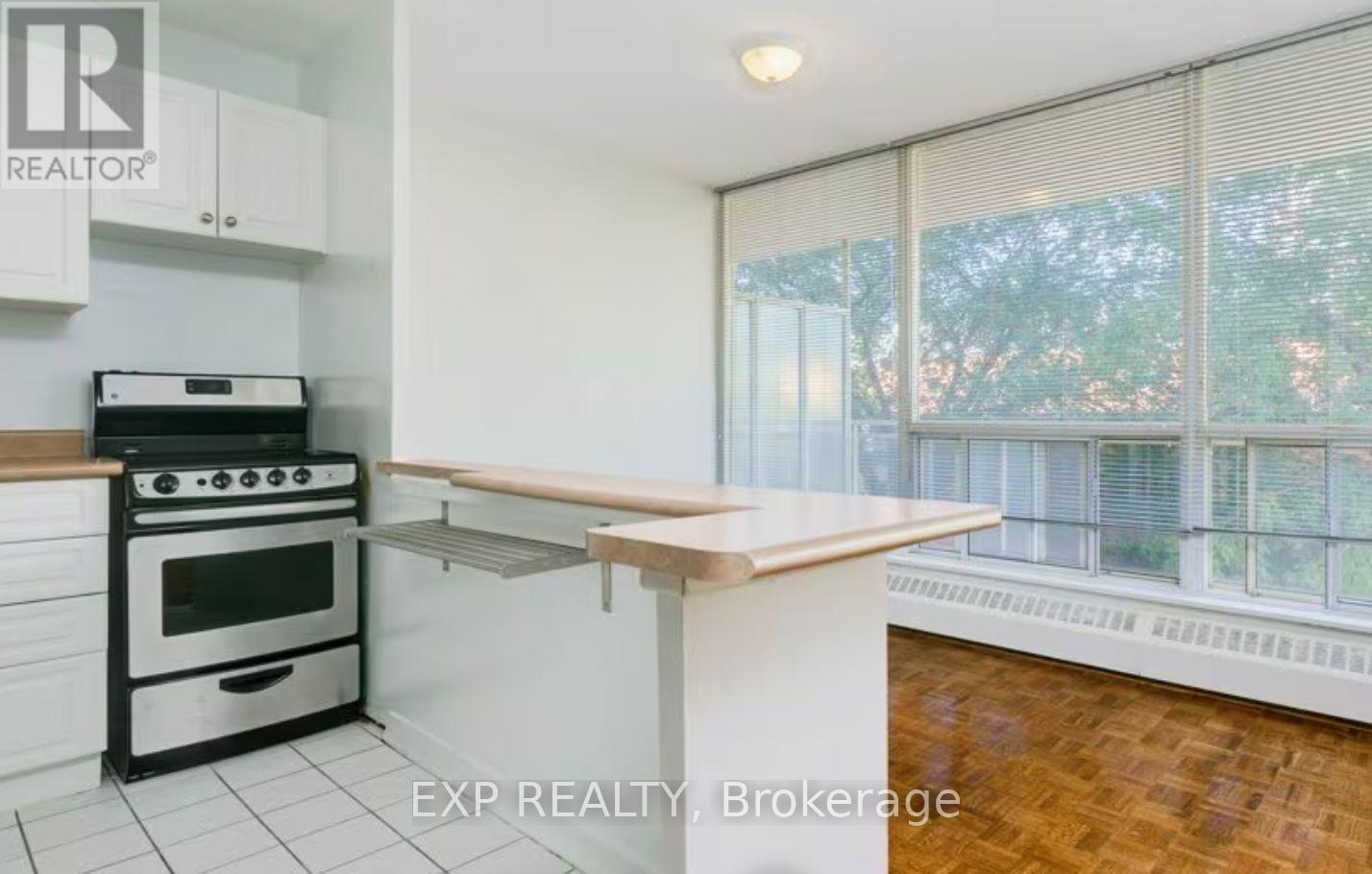 702 - 160 Balmoral Avenue Property Photo 6