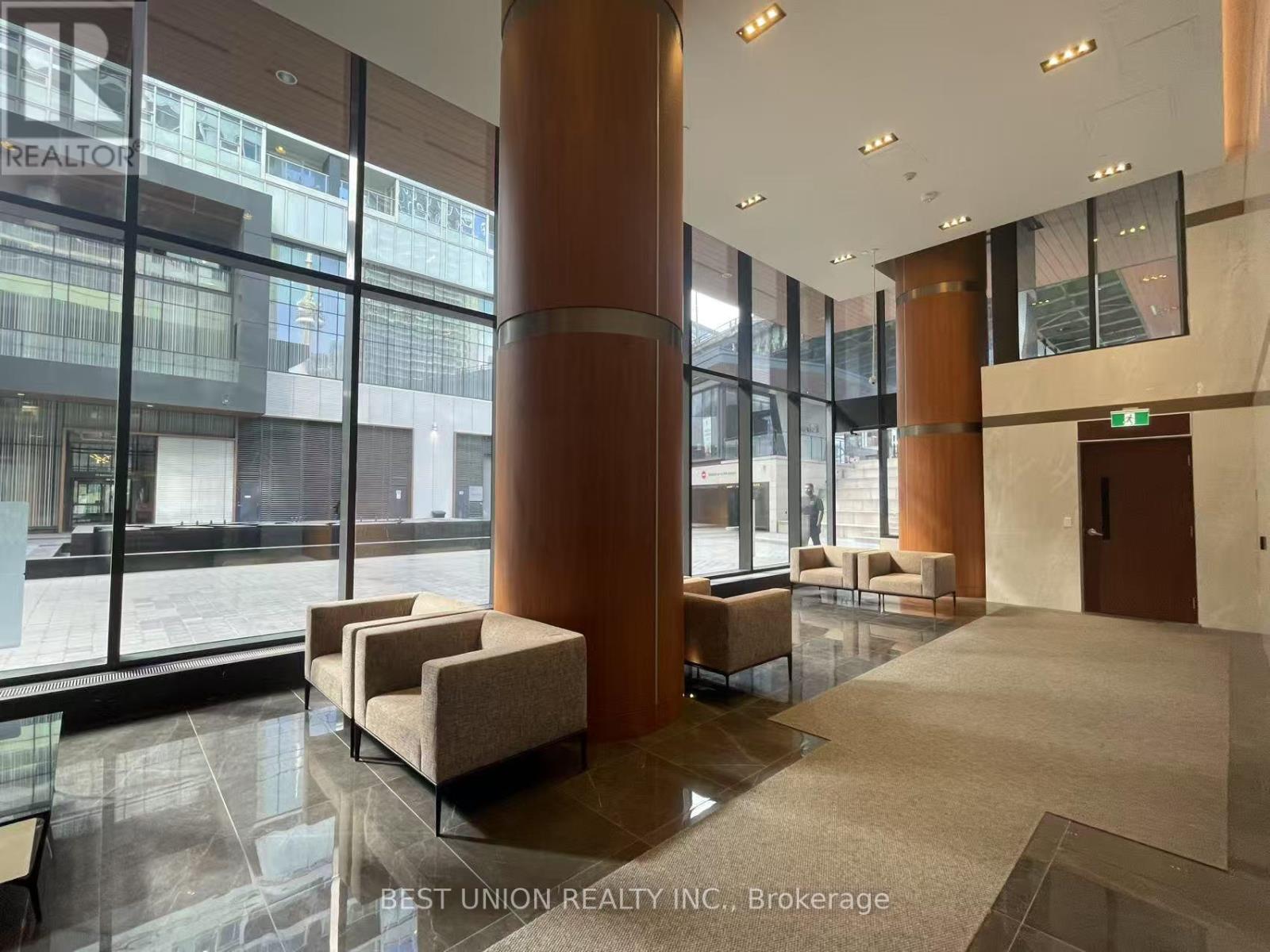 3910 - 17 Bathurst Street Property Photo 3