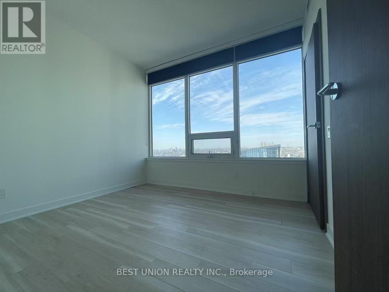 3910 - 17 Bathurst Street Property Photo 14