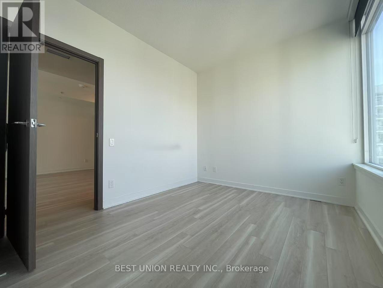 3910 - 17 Bathurst Street Property Photo 15