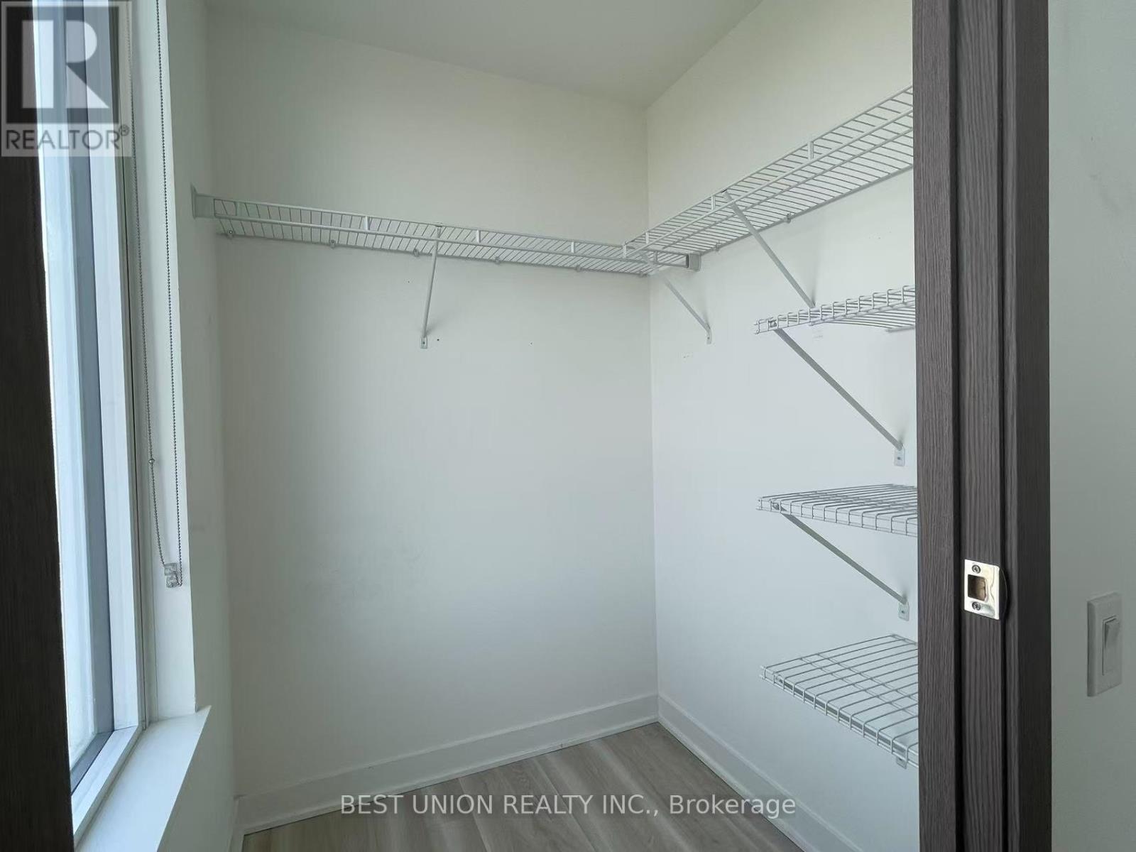 3910 - 17 Bathurst Street Property Photo 17