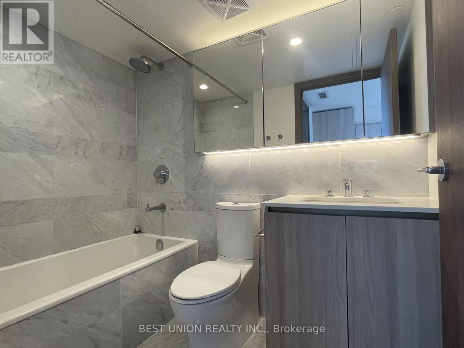 3910 - 17 Bathurst Street Property Photo 18