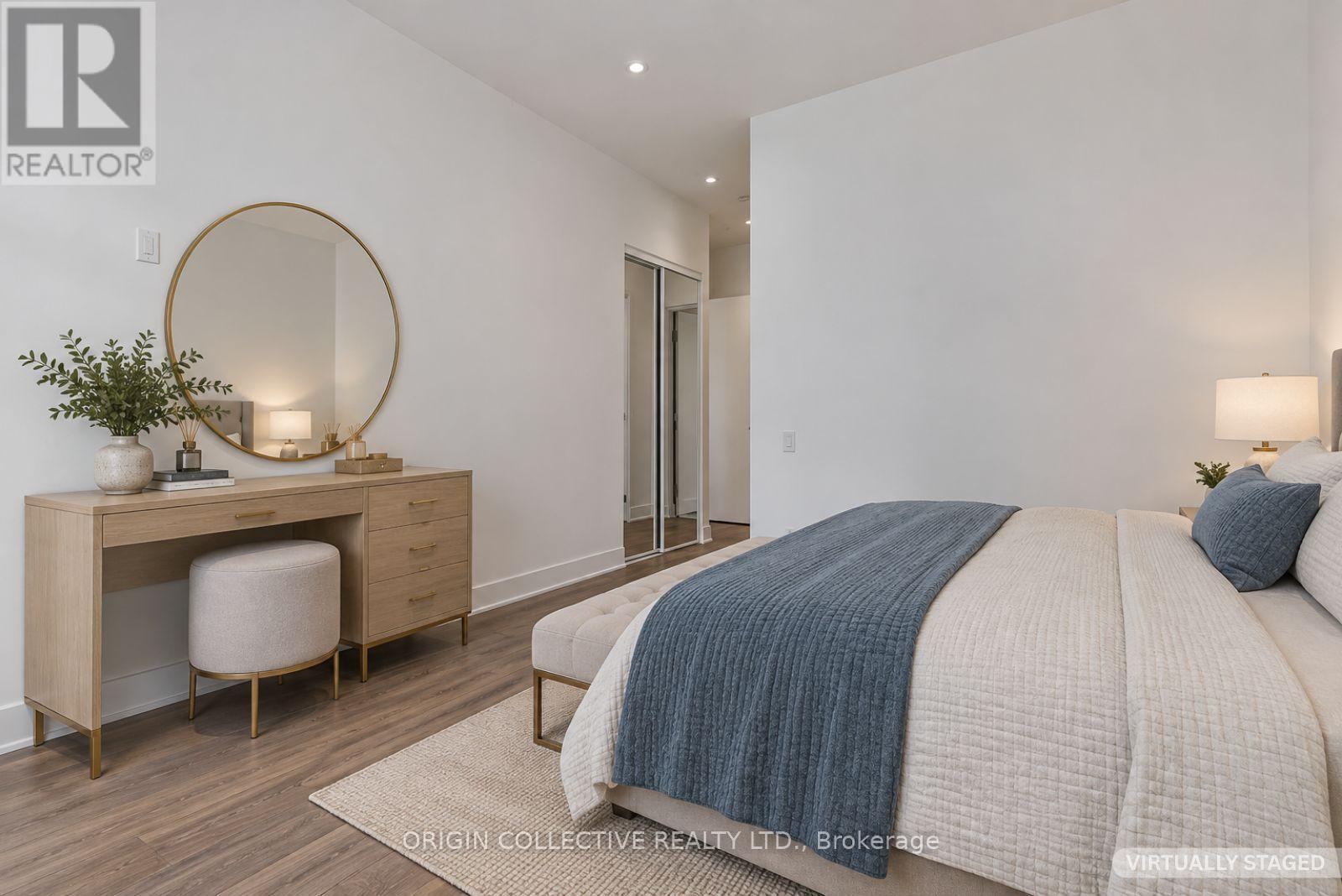 405 - 111 St Clair Avenue W Property Photo 13