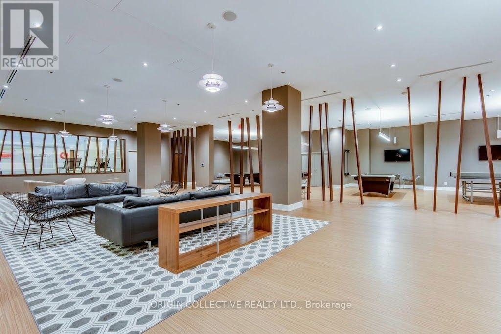 405 - 111 St Clair Avenue W Property Photo 17