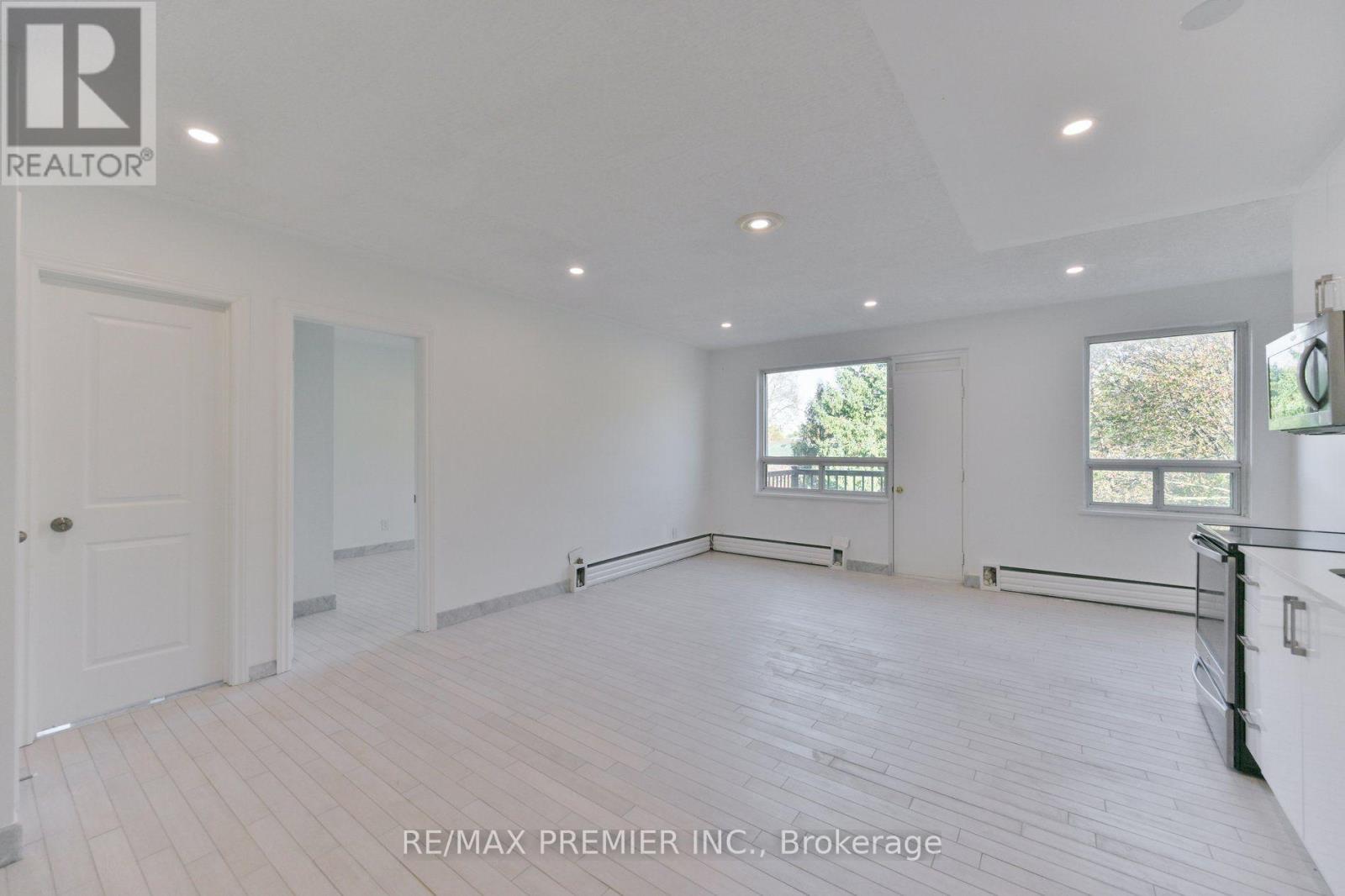 202 - 10 Ellison Avenue Property Photo 6