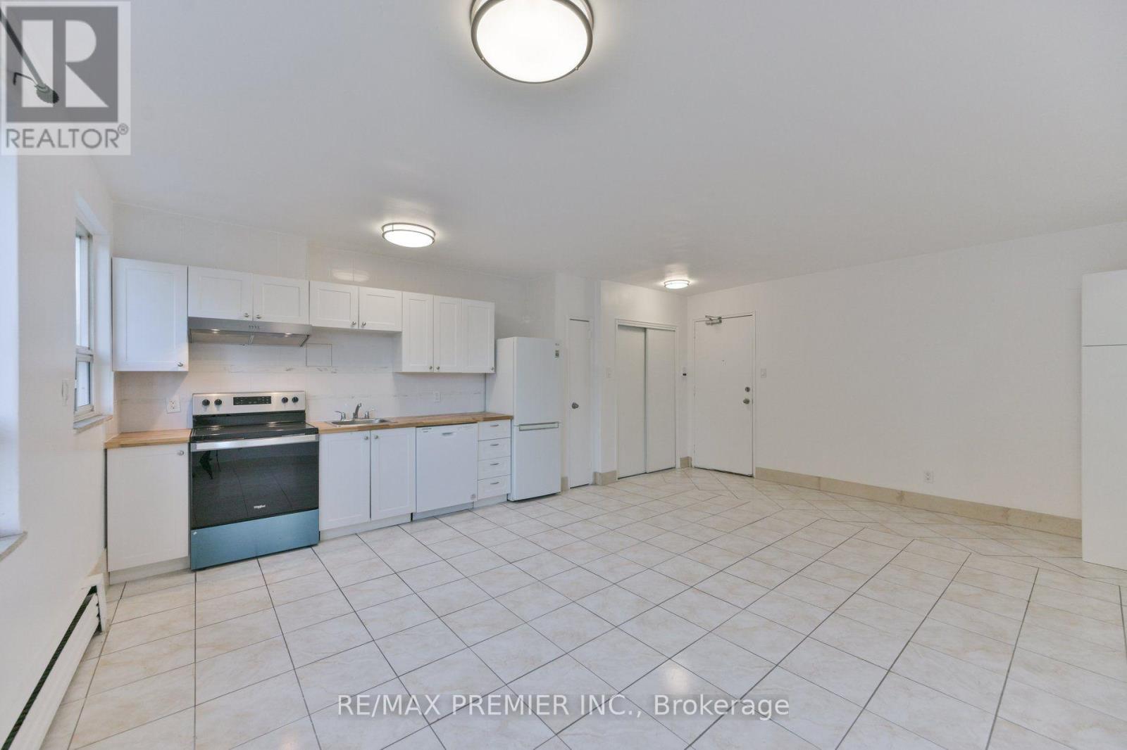 101 - 10 Ellison Avenue Property Photo 3