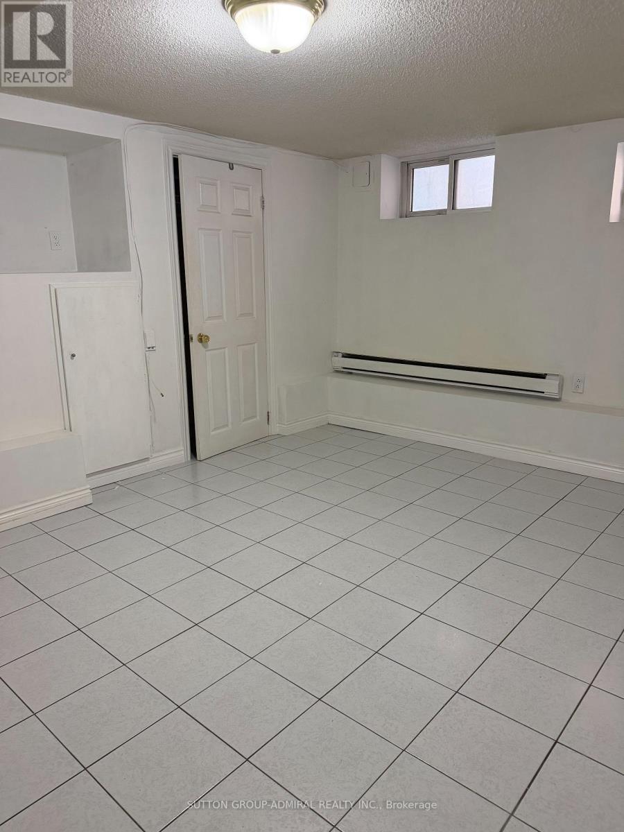 B - 1188 Avenue Road Property Photo 4