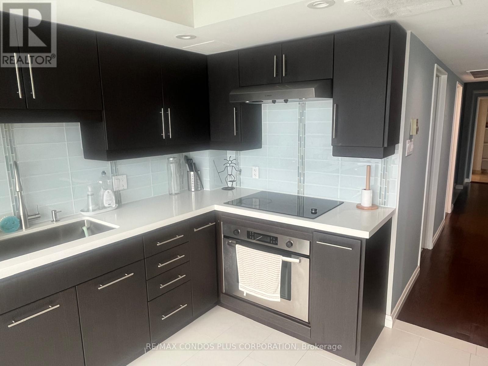 2302 - 65 Harbour Square Property Photo 3