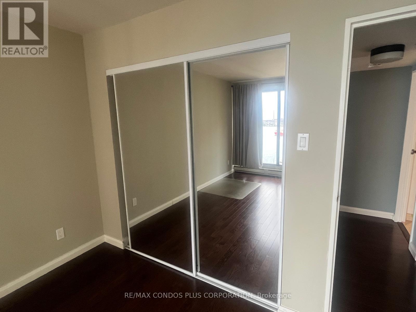 2302 - 65 Harbour Square Property Photo 14